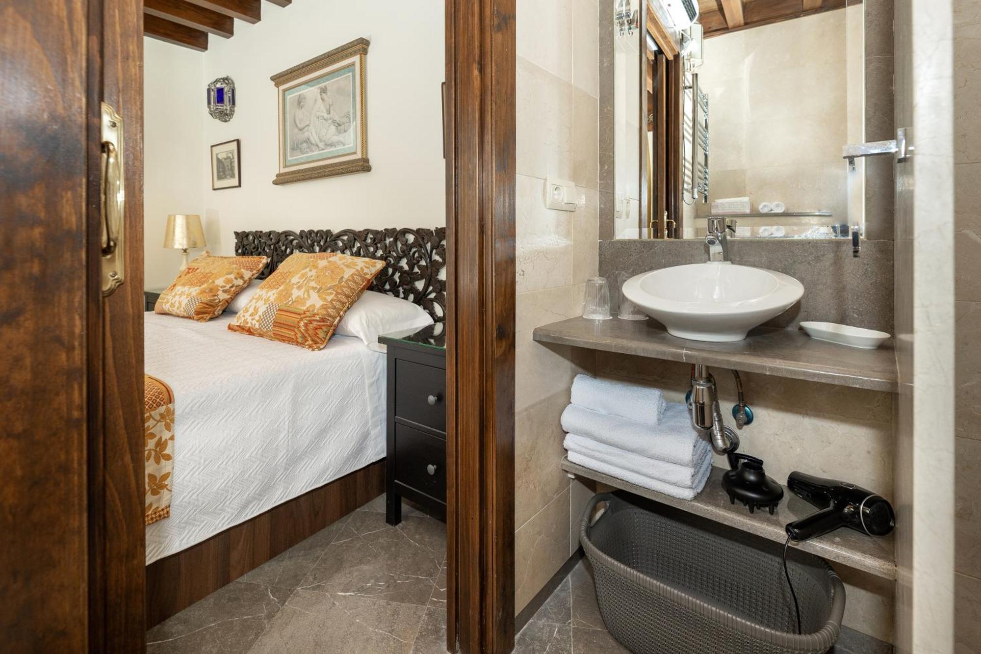 En Pleno Centro, Aljibe Rodrigo Del Campo 2a Apartamento Granada